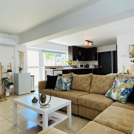 Serena'S 2-Br Apartment In Larnaca Extérieur photo