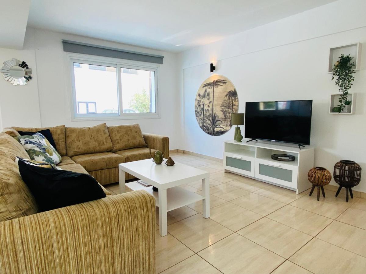 Serena'S 2-Br Apartment In Larnaca Extérieur photo