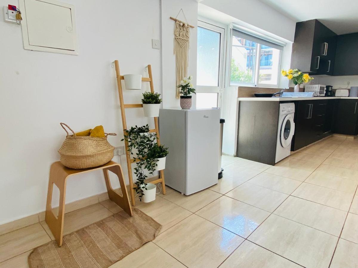 Serena'S 2-Br Apartment In Larnaca Extérieur photo